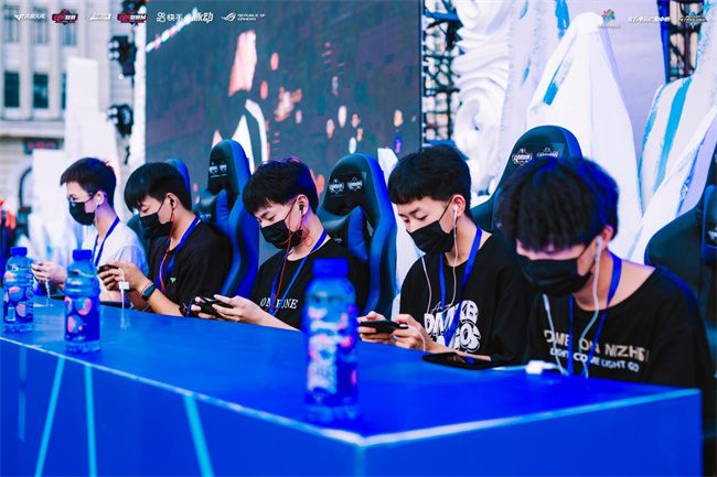 里弗斯用坚 里弗斯用坚